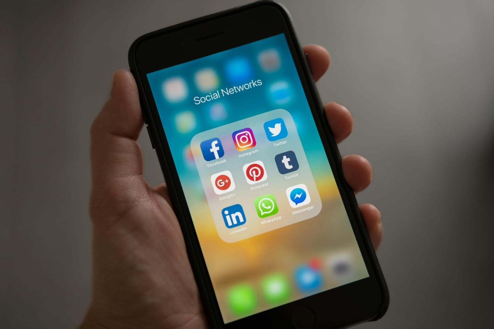 Red App Icons Pack: Make Your Phone Stand Out