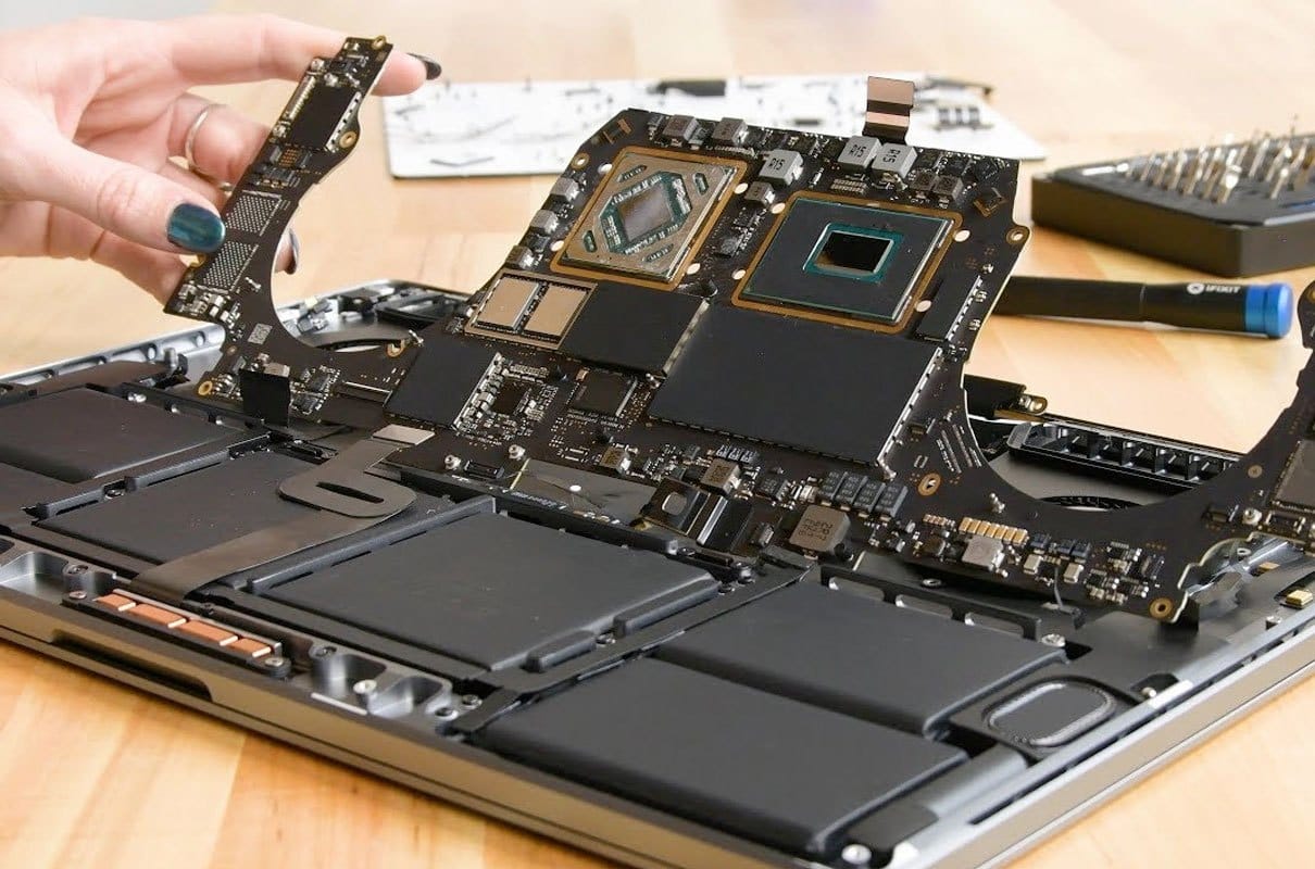 Trusted iPhone Repair Shop in Karachi – iS0lution