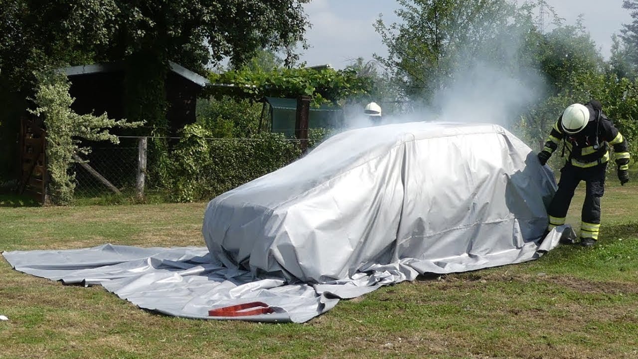 Professional Car Fire Blanket Solution for Vehicle Fire Safety