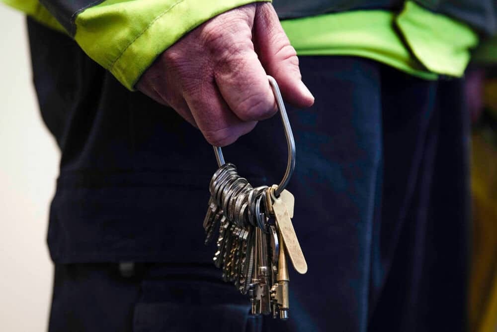 Secure Access Management Using Reliable Key Holding