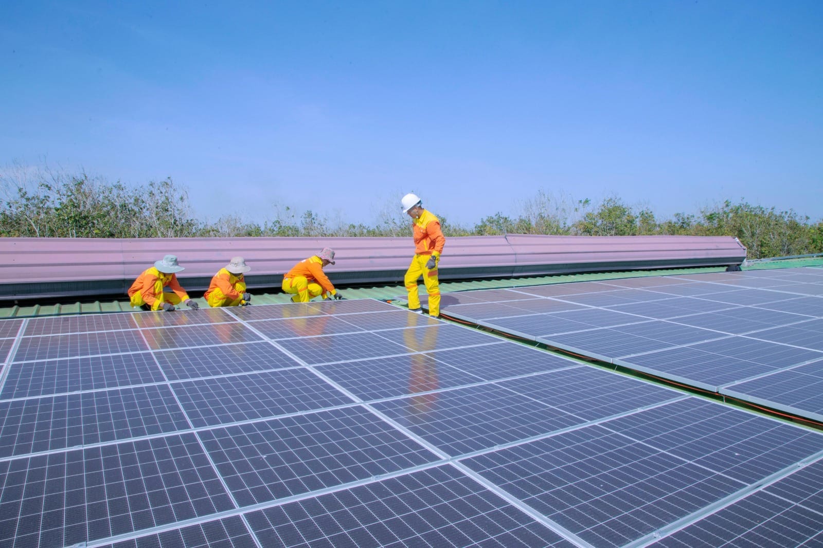 7 Incredible Ways the Solar Tax Credit for Businesses Maximizes ROI