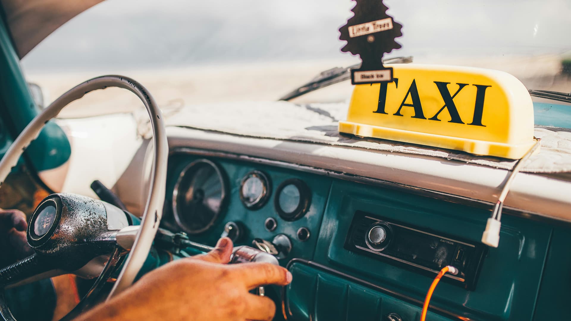 Affordable Taxi Options for Airport Transfers in Surrey