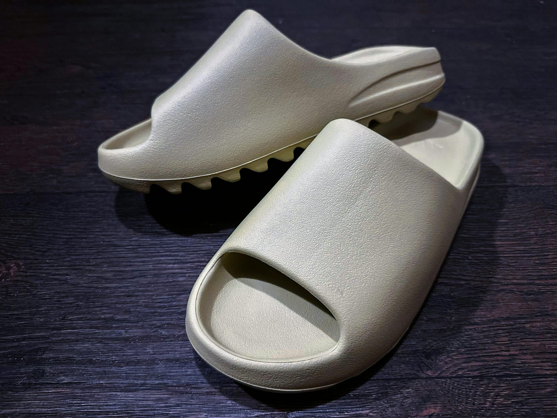 Jieyang Mingyi Slipper: Your Reliable PVC/EVA Slipper Manufacturer for Custom Brand Slippers