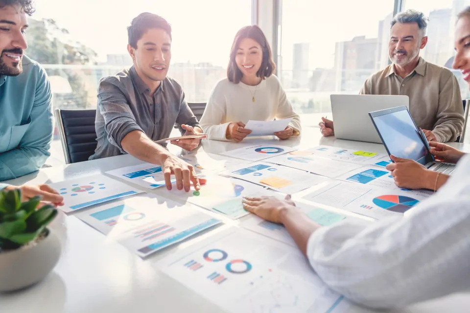 Leveraging Competitive Intelligence for Strategic Business Insights