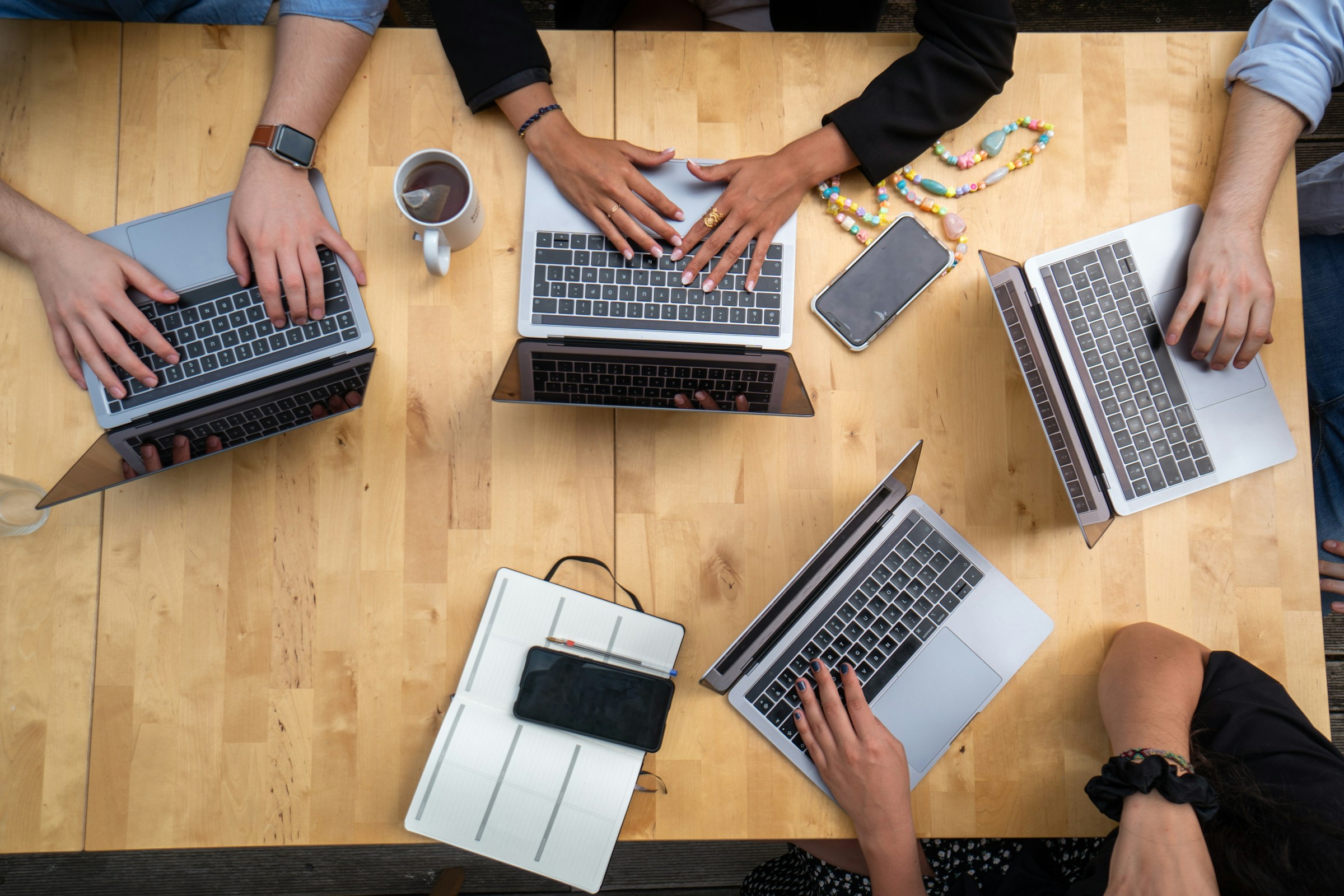 The Ultimate Guide to Competitive Intelligence for Product Teams