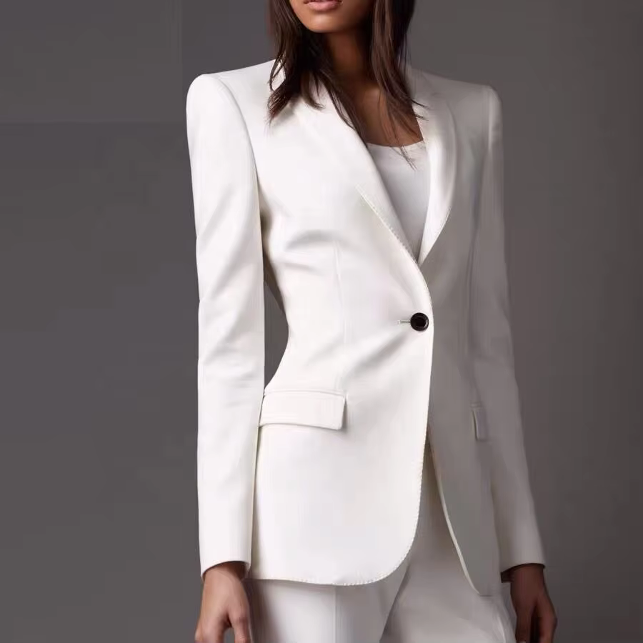 CUSTOM SUITS FOR WOMEN: PERFECT FIT, PERFECT CONFIDENCE