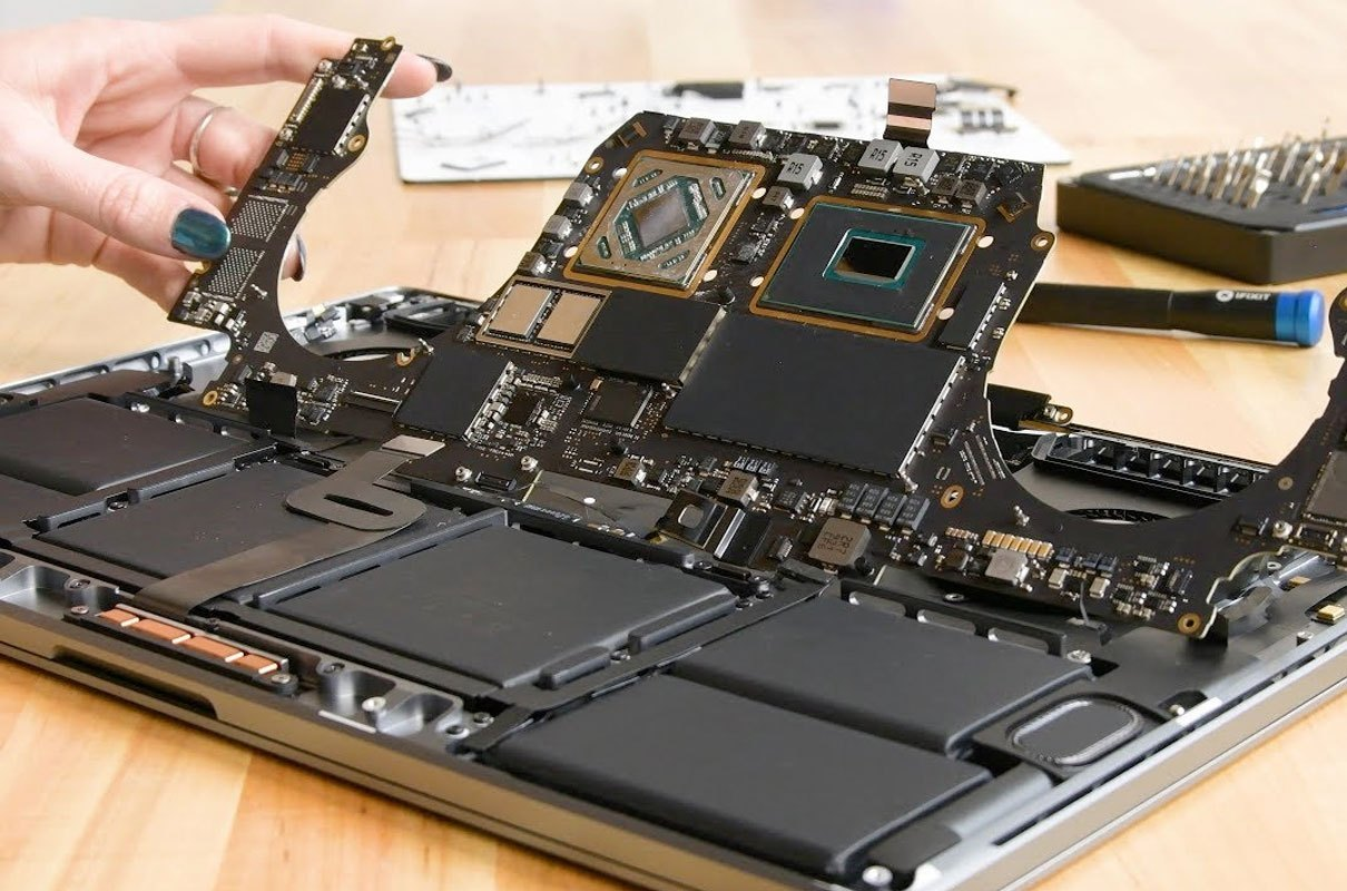 Trusted iPhone Repair Shop in Karachi – iS0lution