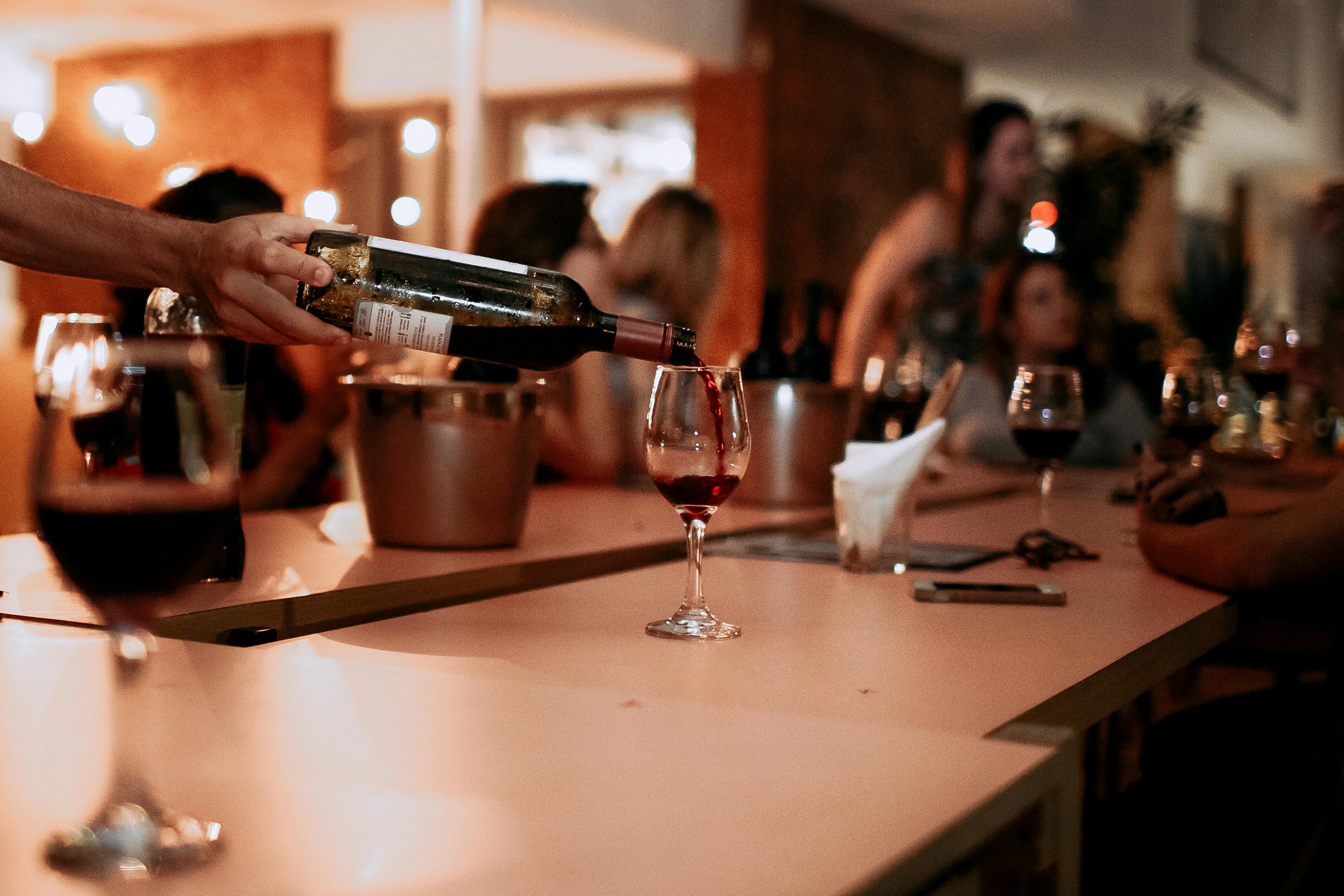 Why a Mobile Bar Service is Essential for Your Luxury Event
