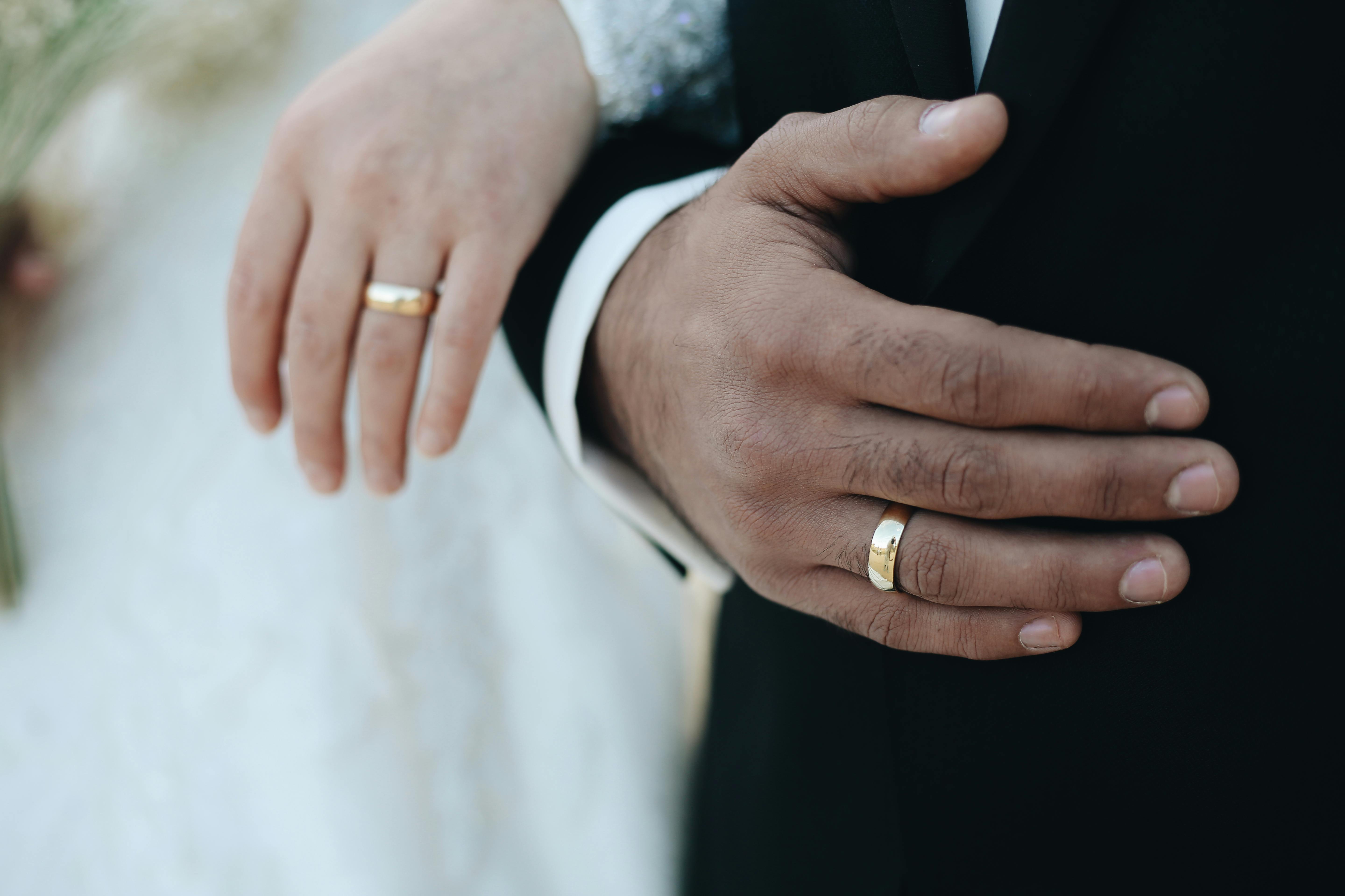 Buy Engagement Ring for Valentine’s Day UK With Confidence and Style